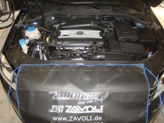 Abbildung des Motorraums eines auf Autogas umgebauten VW Passat 1.8 TFSi